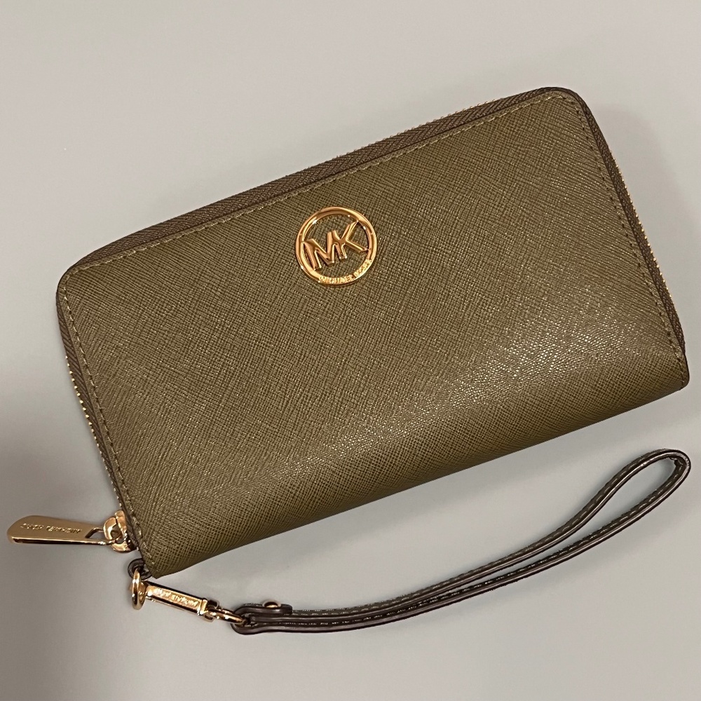 Michael Kors Leather Wristlet Wallet
